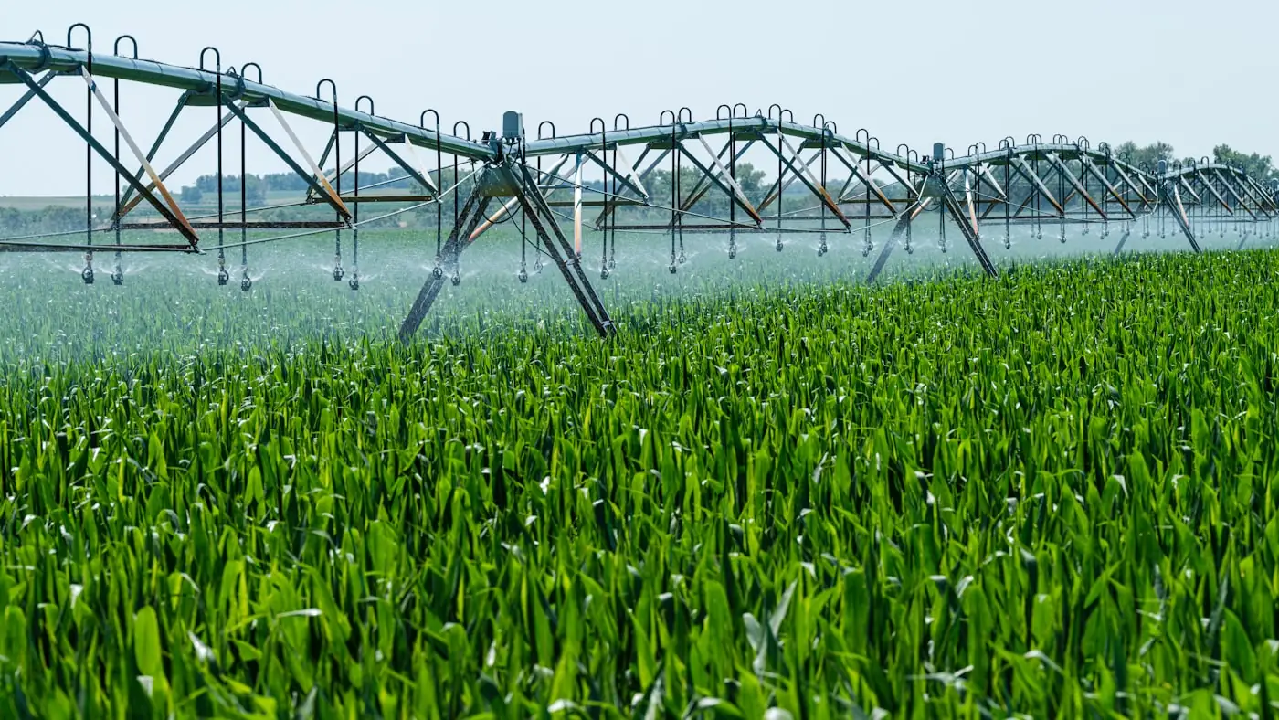 Pivô de irrigação em campo